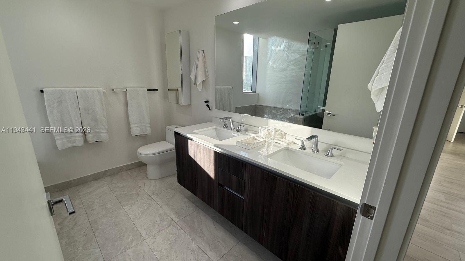 image Aria On The Bay Condo7