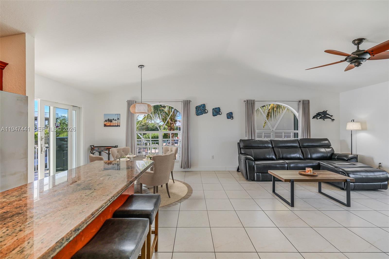 21 Mangrove Ln Key Largo, FL 33037