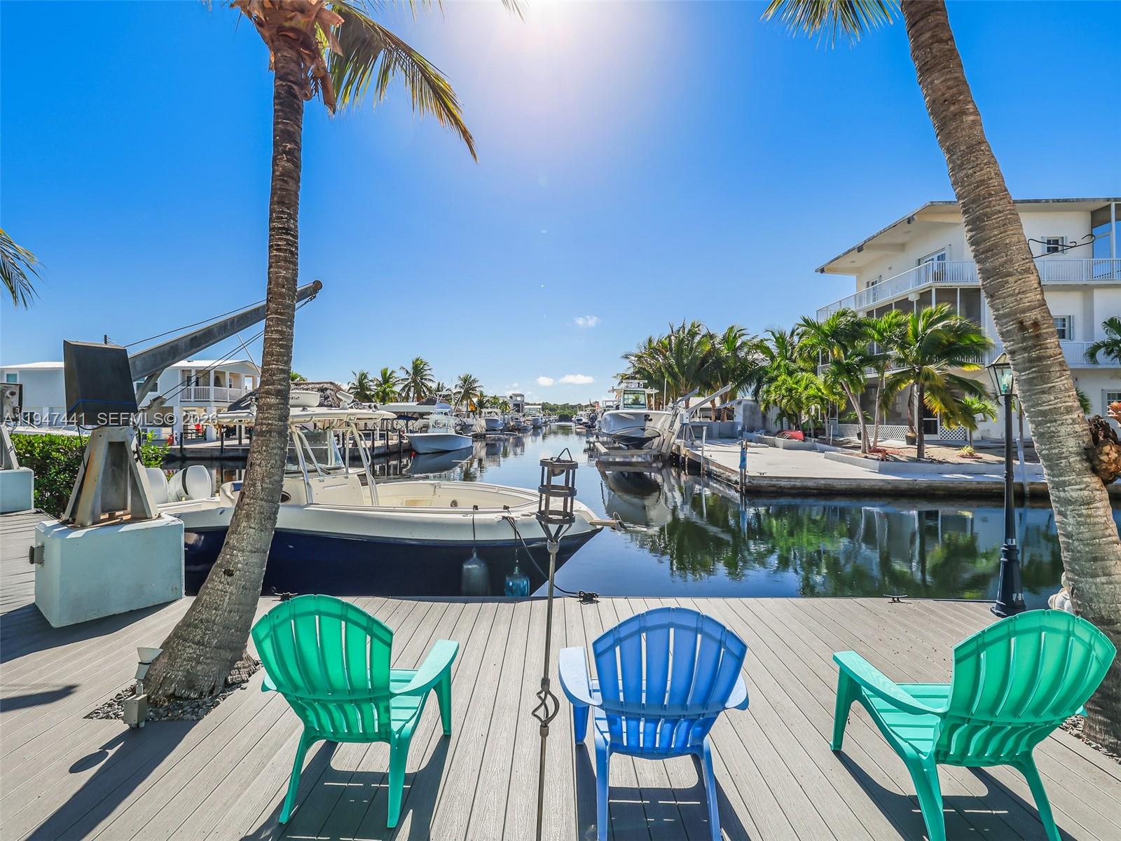 21 Mangrove Ln Key Largo, FL 33037