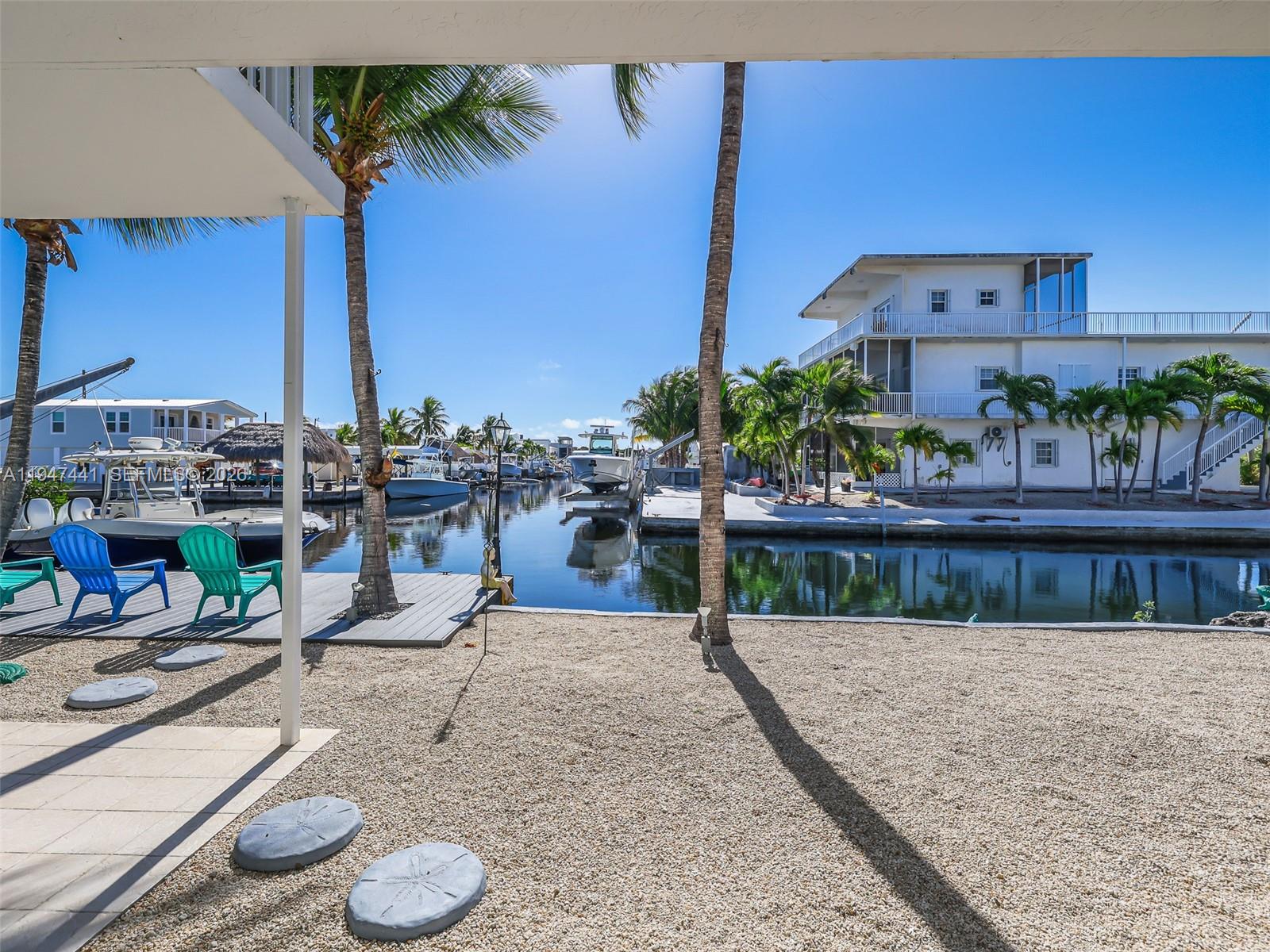 21 Mangrove Ln Key Largo, FL 33037