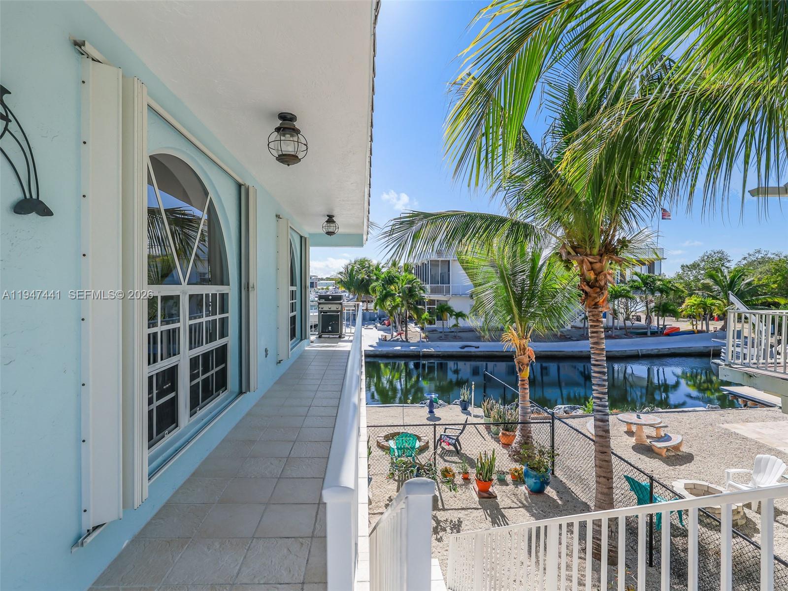 21 Mangrove Ln Key Largo, FL 33037