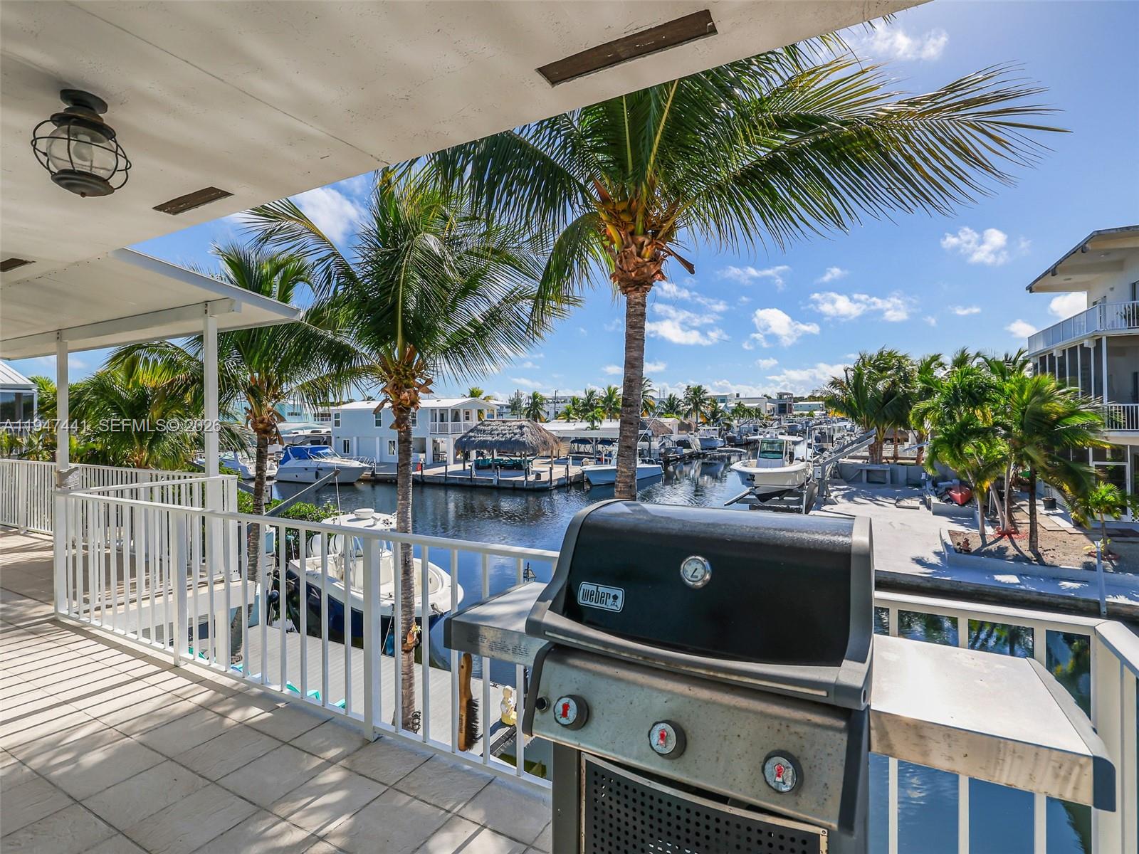 21 Mangrove Ln Key Largo, FL 33037