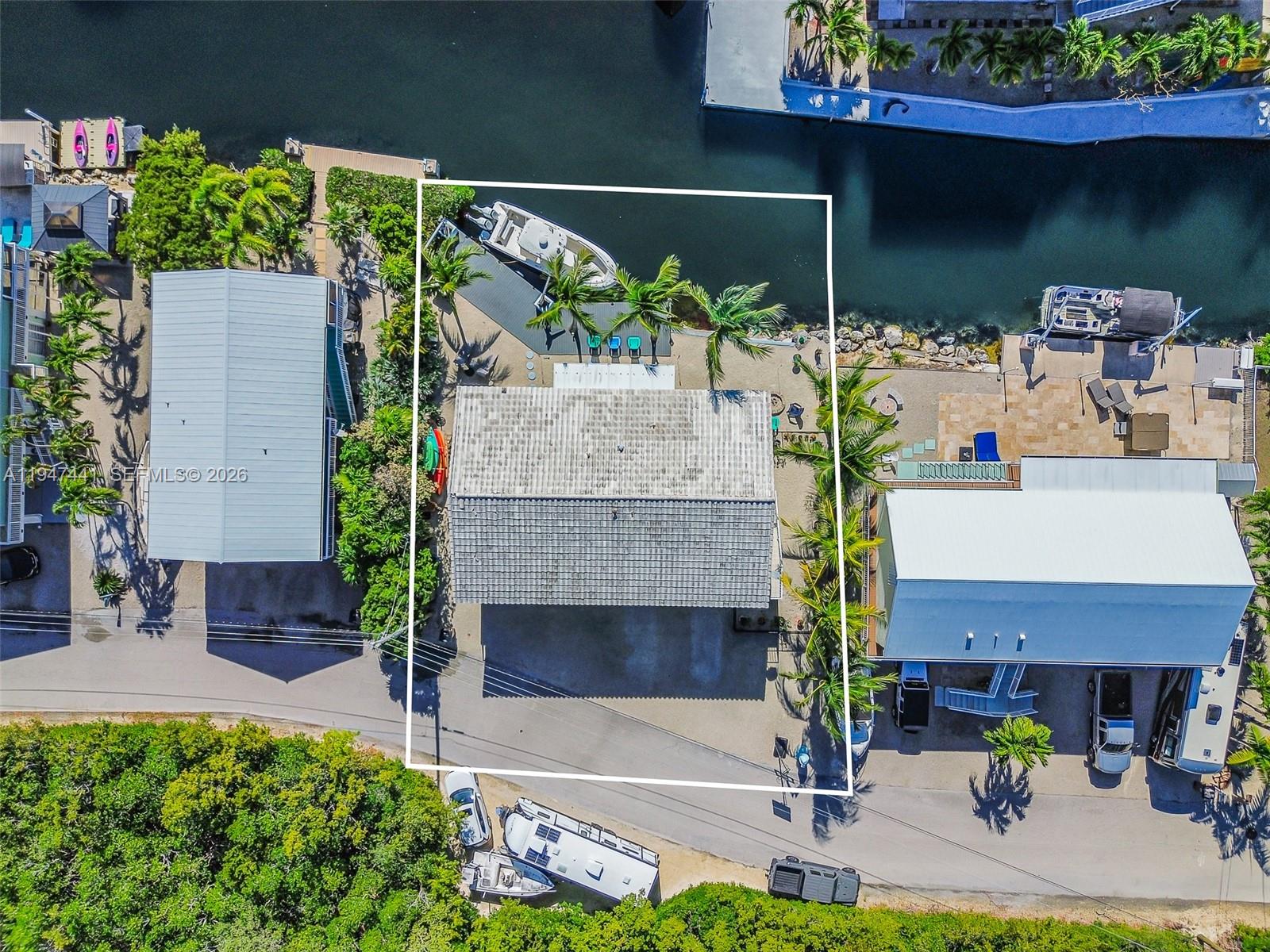 21 Mangrove Ln Key Largo, FL 33037