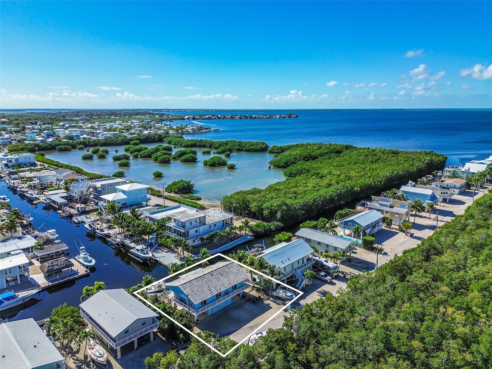 21 Mangrove Ln Key Largo, FL 33037