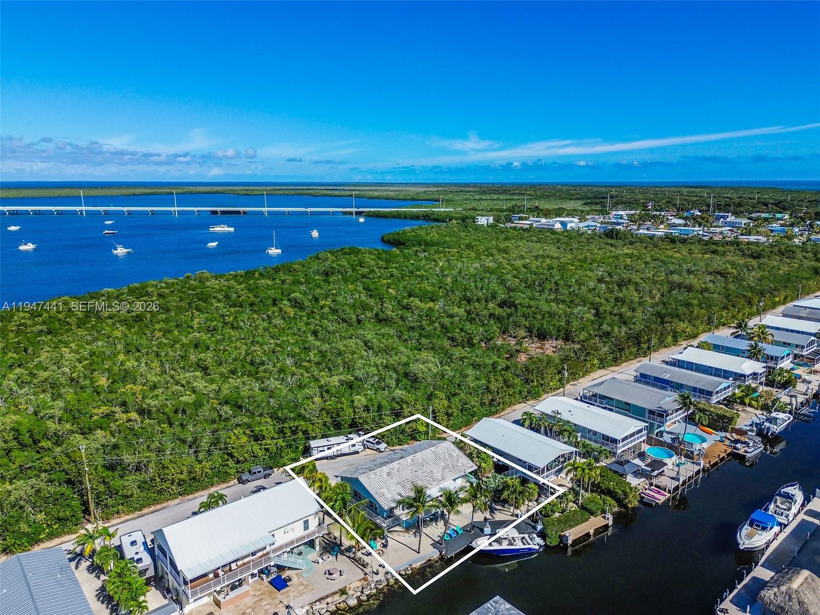21 Mangrove Ln Key Largo, FL 33037