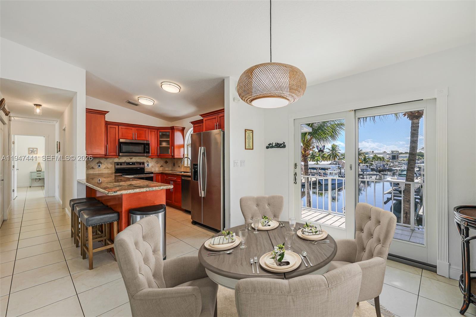 21 Mangrove Ln Key Largo, FL 33037