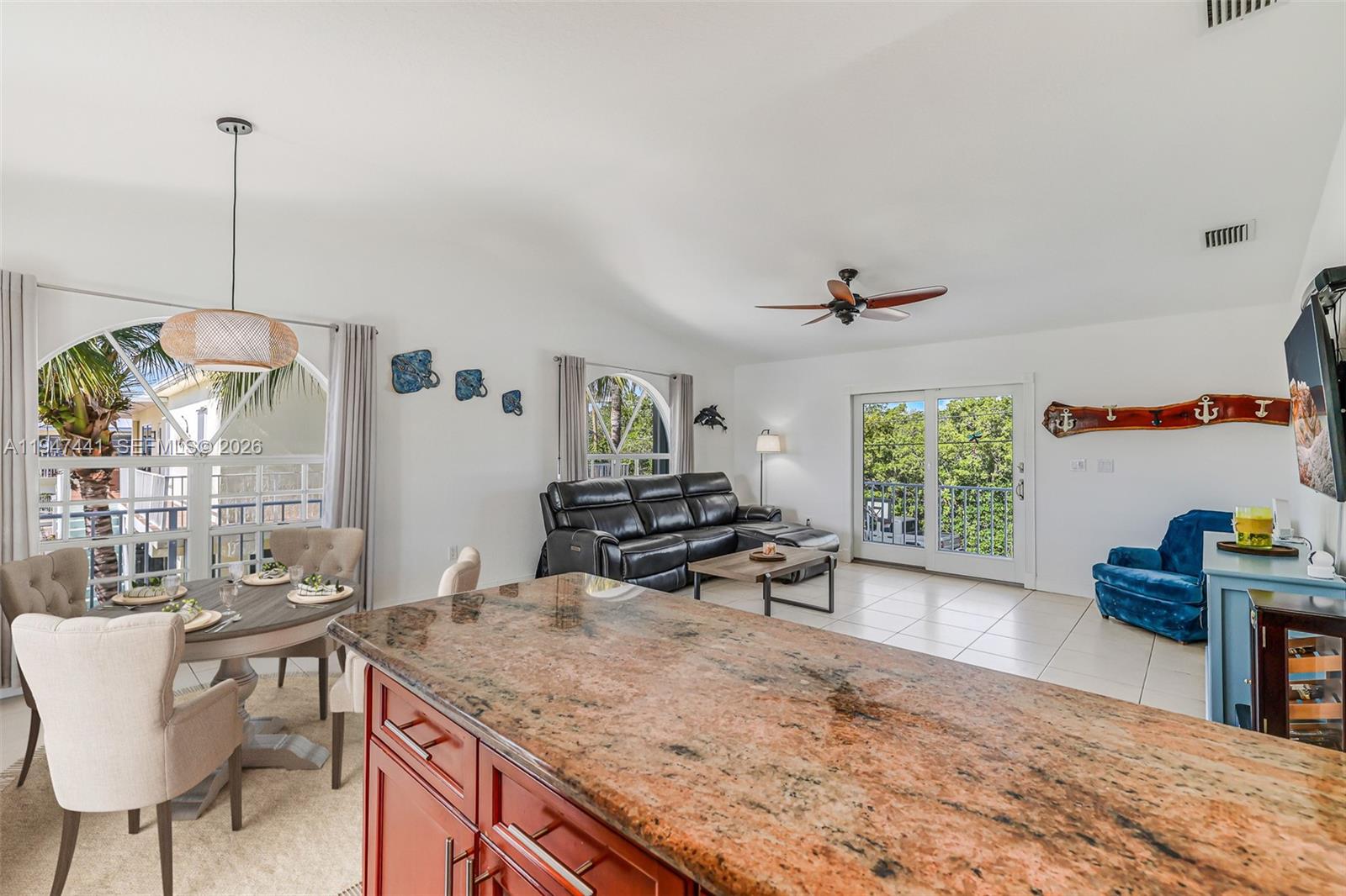 21 Mangrove Ln Key Largo, FL 33037