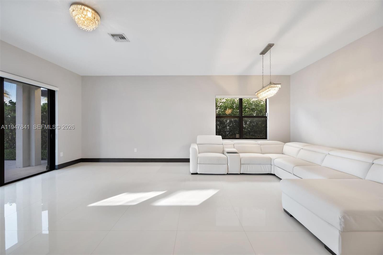 15722 NW 88th Ave Miami Lakes, FL 33018