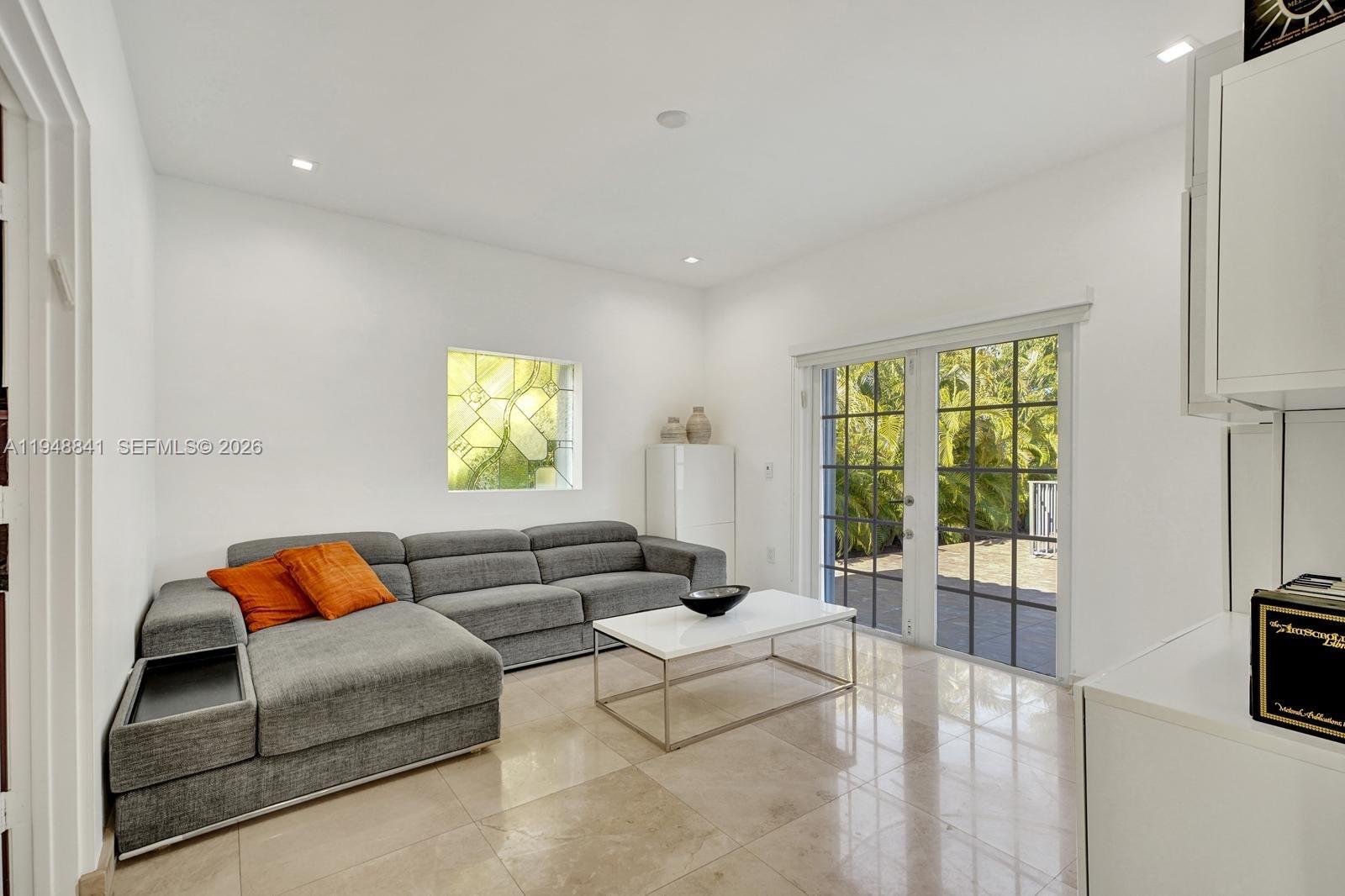 3757 Prairie Ave Miami Beach, FL 33140