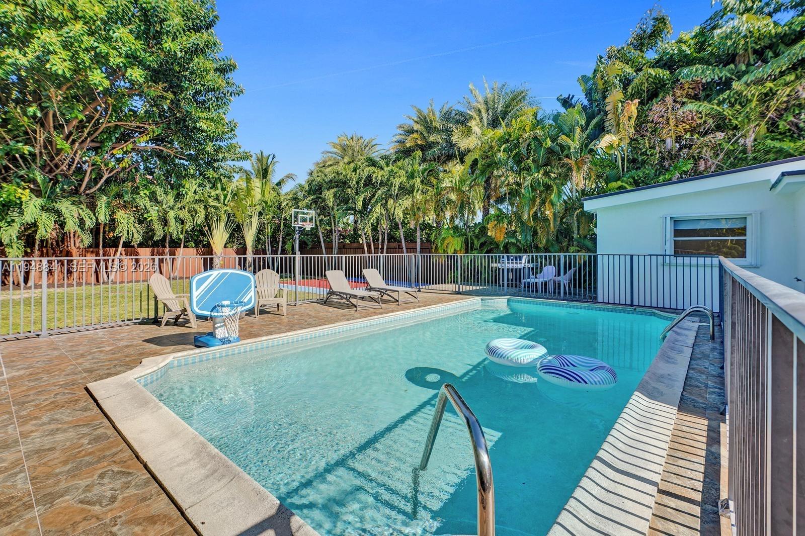 3757 Prairie Ave Miami Beach, FL 33140