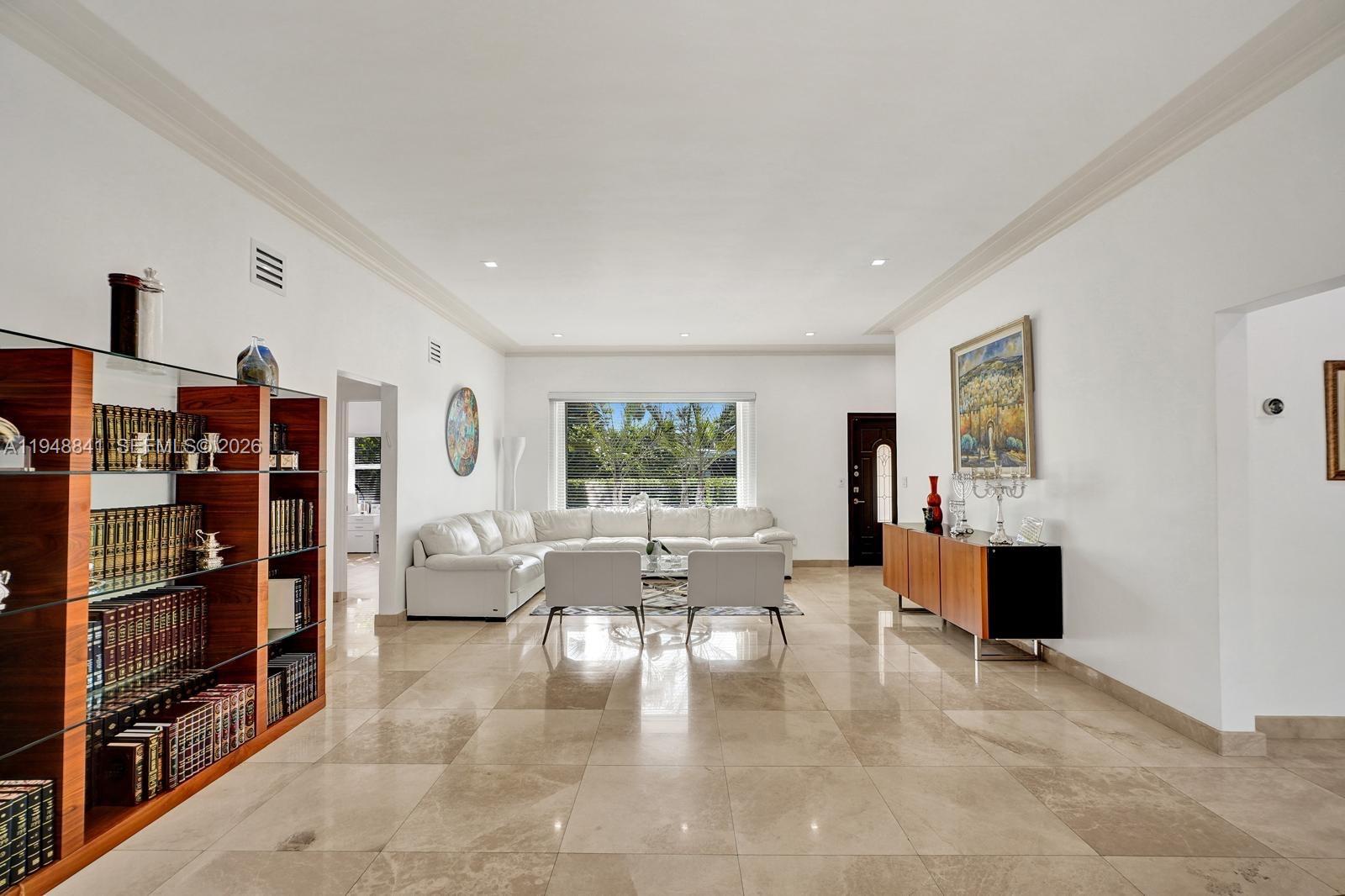 3757 Prairie Ave Miami Beach, FL 33140