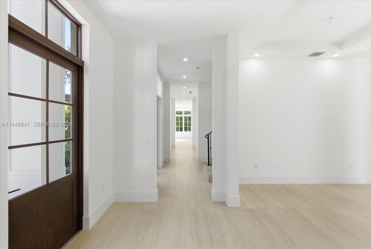 5940 SW 100th Ter Pinecrest, FL 33156