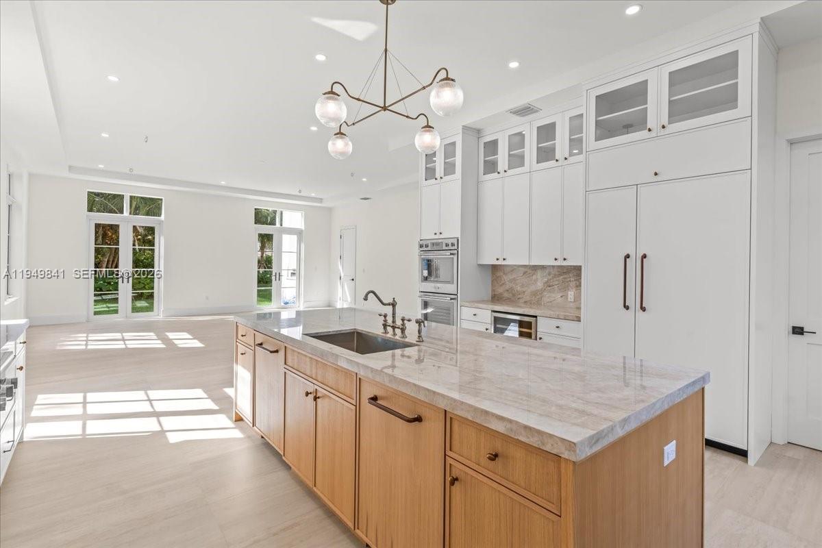 5940 SW 100th Ter Pinecrest, FL 33156