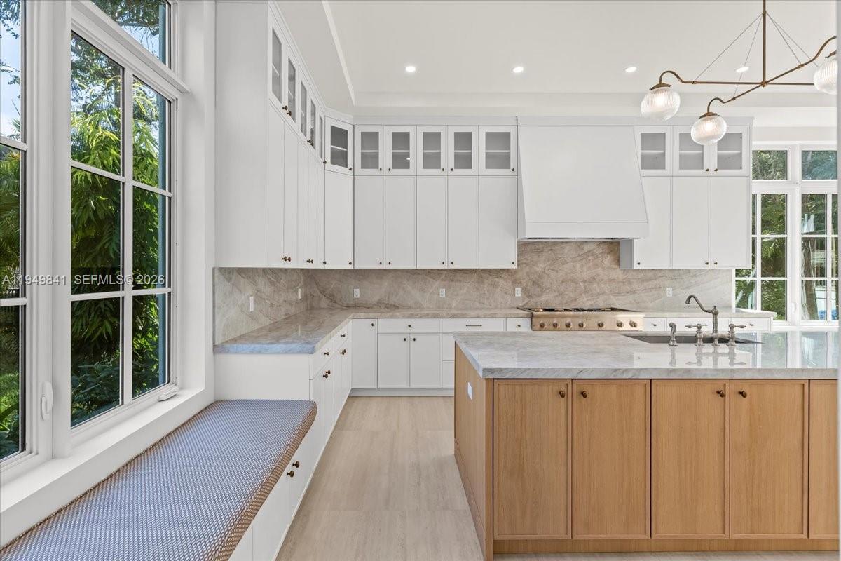 5940 SW 100th Ter Pinecrest, FL 33156