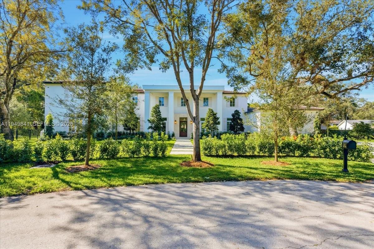 5940 SW 100th Ter Pinecrest, FL 33156