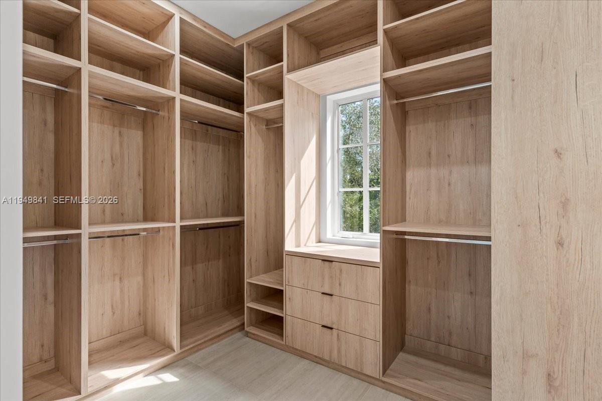 5940 SW 100th Ter Pinecrest, FL 33156