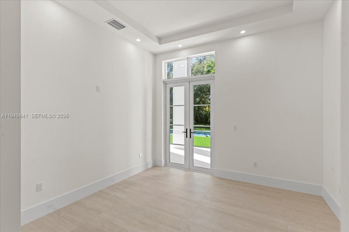 5940 SW 100th Ter Pinecrest, FL 33156