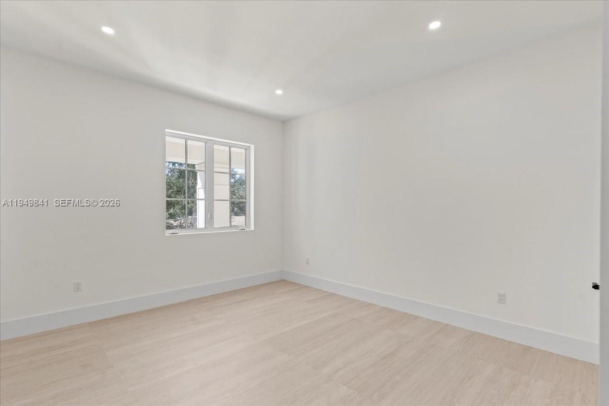 5940 SW 100th Ter Pinecrest, FL 33156