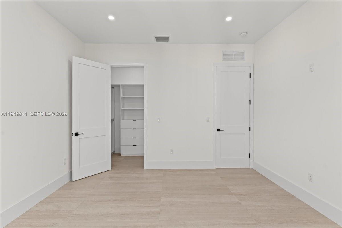 5940 SW 100th Ter Pinecrest, FL 33156