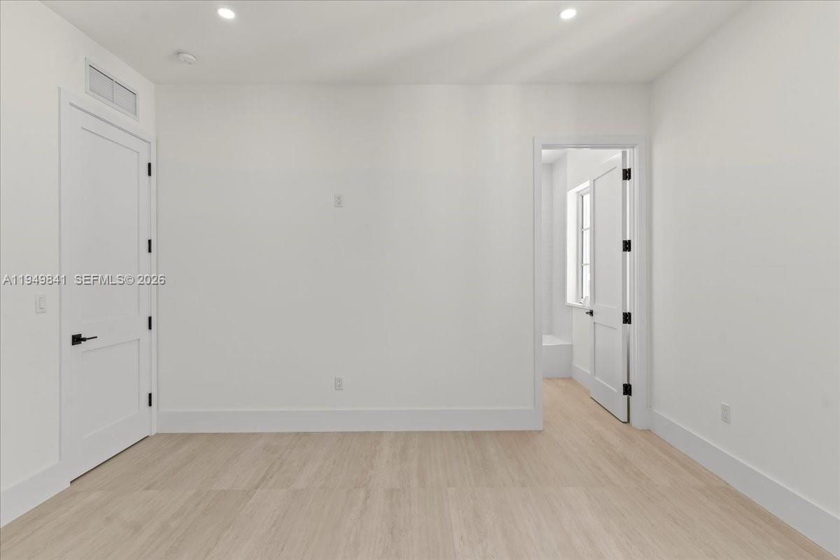 5940 SW 100th Ter Pinecrest, FL 33156