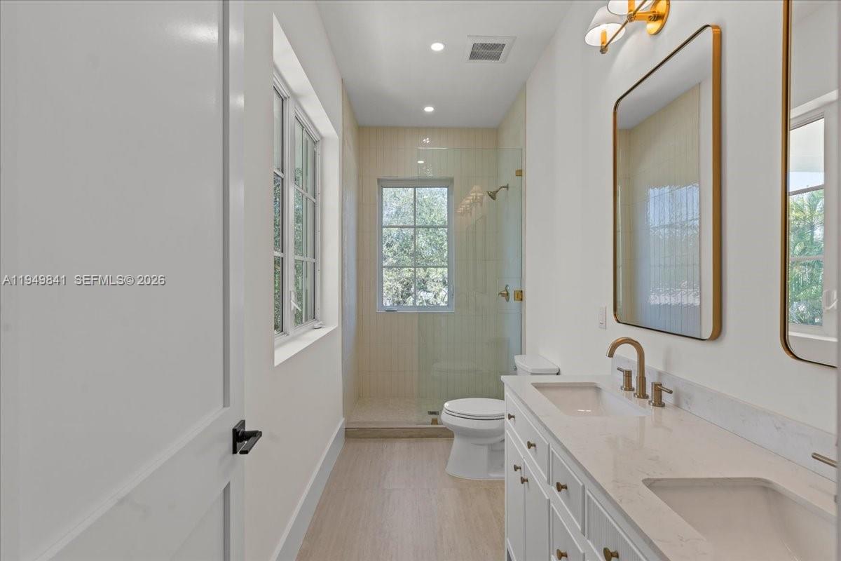 5940 SW 100th Ter Pinecrest, FL 33156