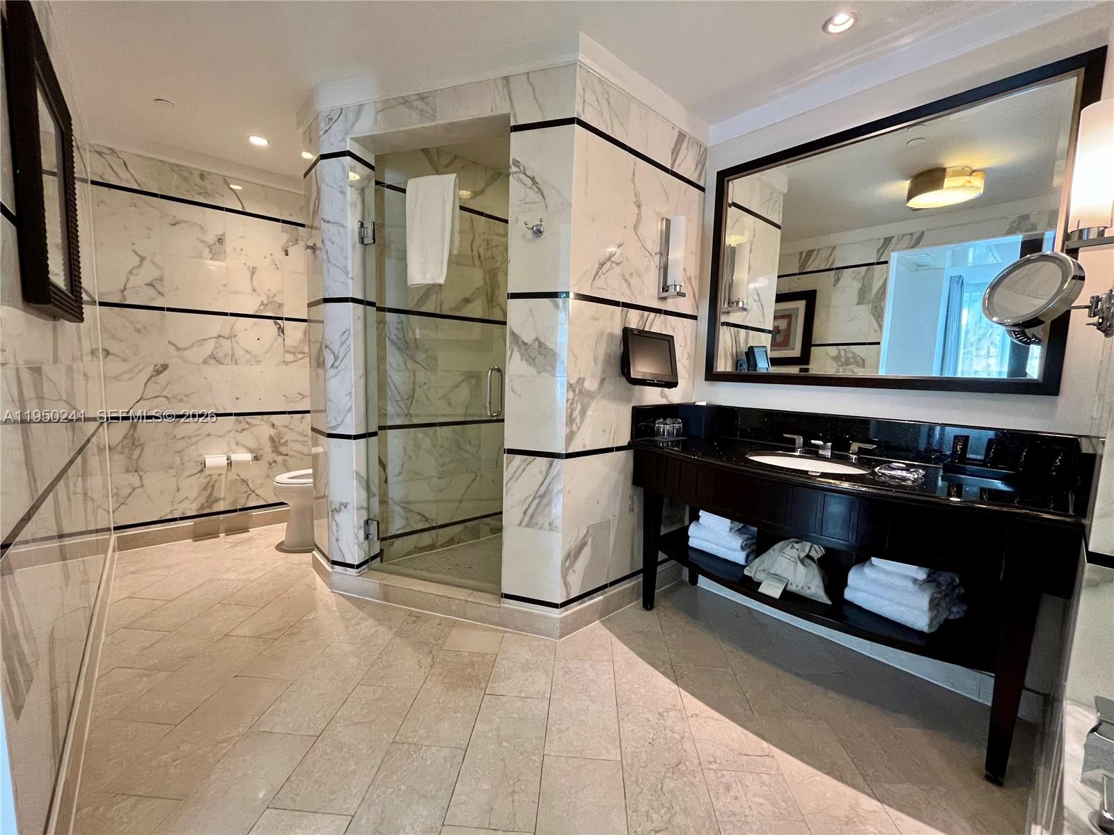 4391 Collins Ave #419 Miami Beach, FL 33140