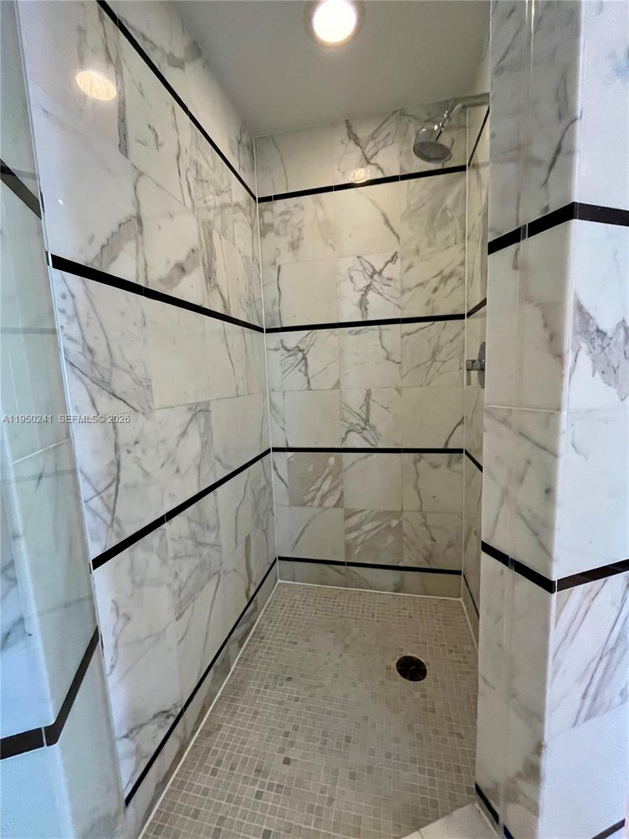 4391 Collins Ave #419 Miami Beach, FL 33140