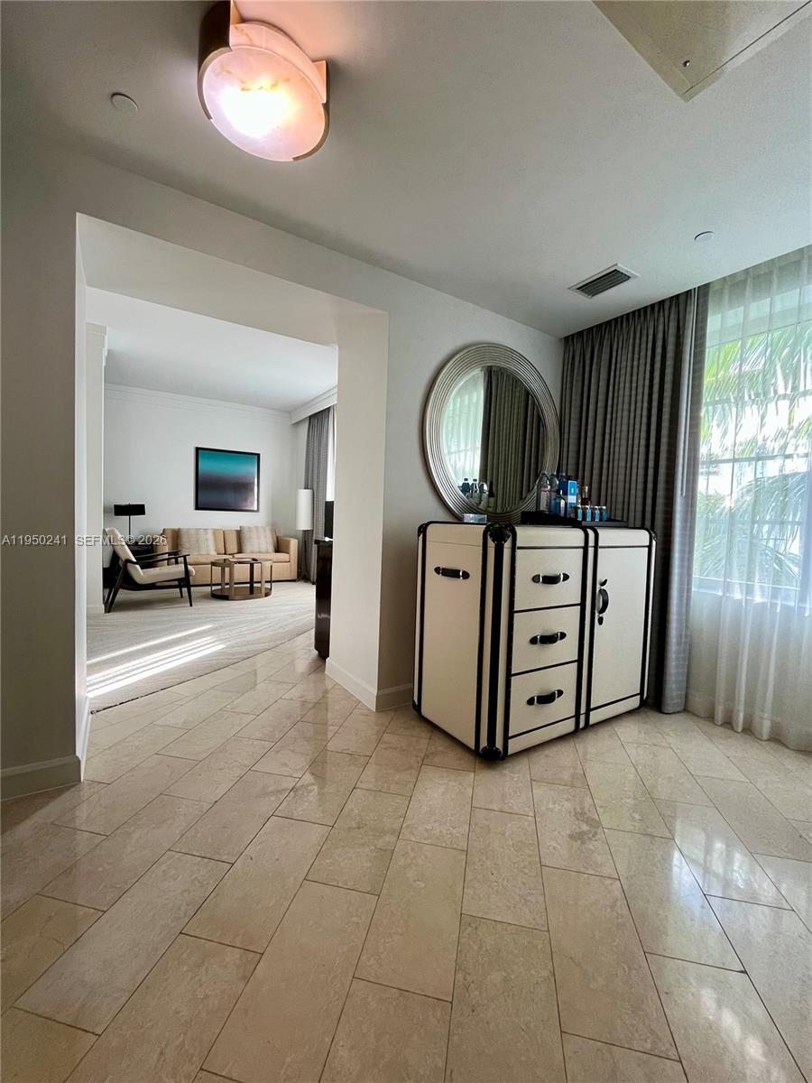 4391 Collins Ave #419 Miami Beach, FL 33140