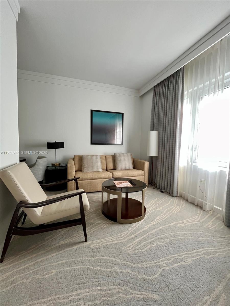 4391 Collins Ave #419 Miami Beach, FL 33140