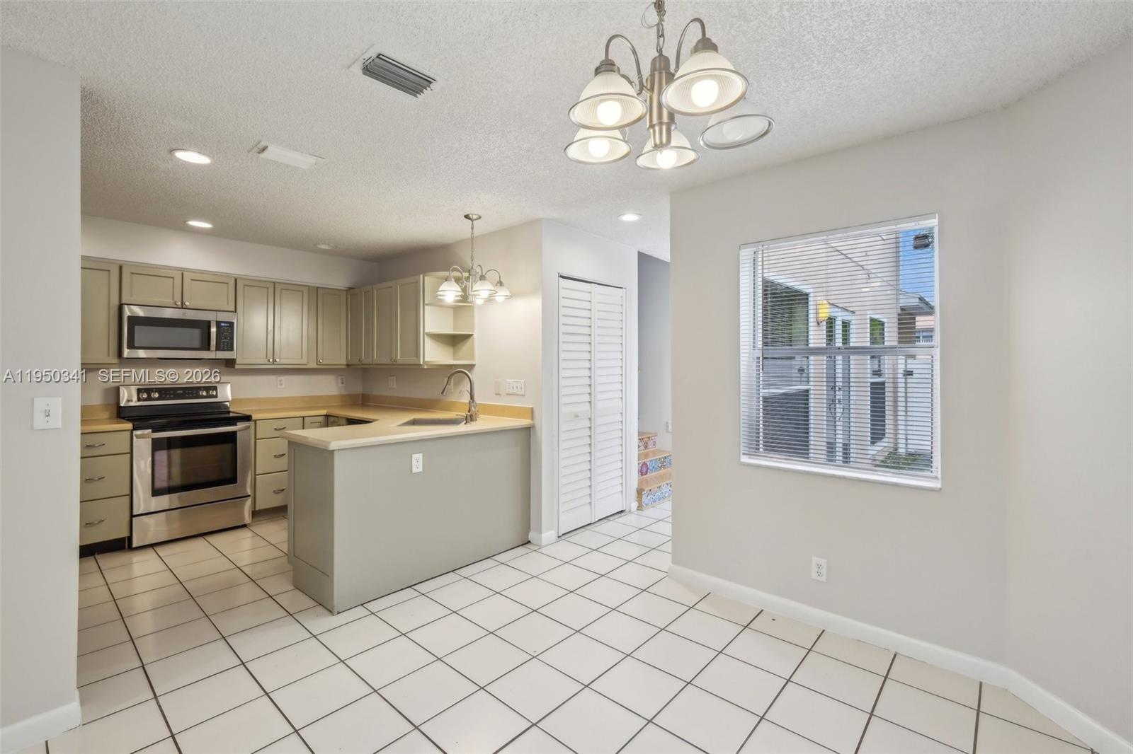 204 N D St Lake Worth, FL 33460