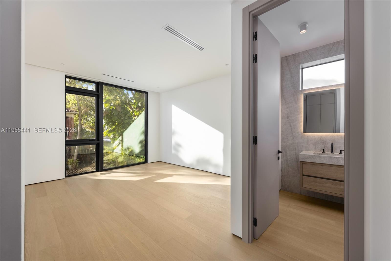 3144 Elizabeth St Coconut Grove, FL 33133