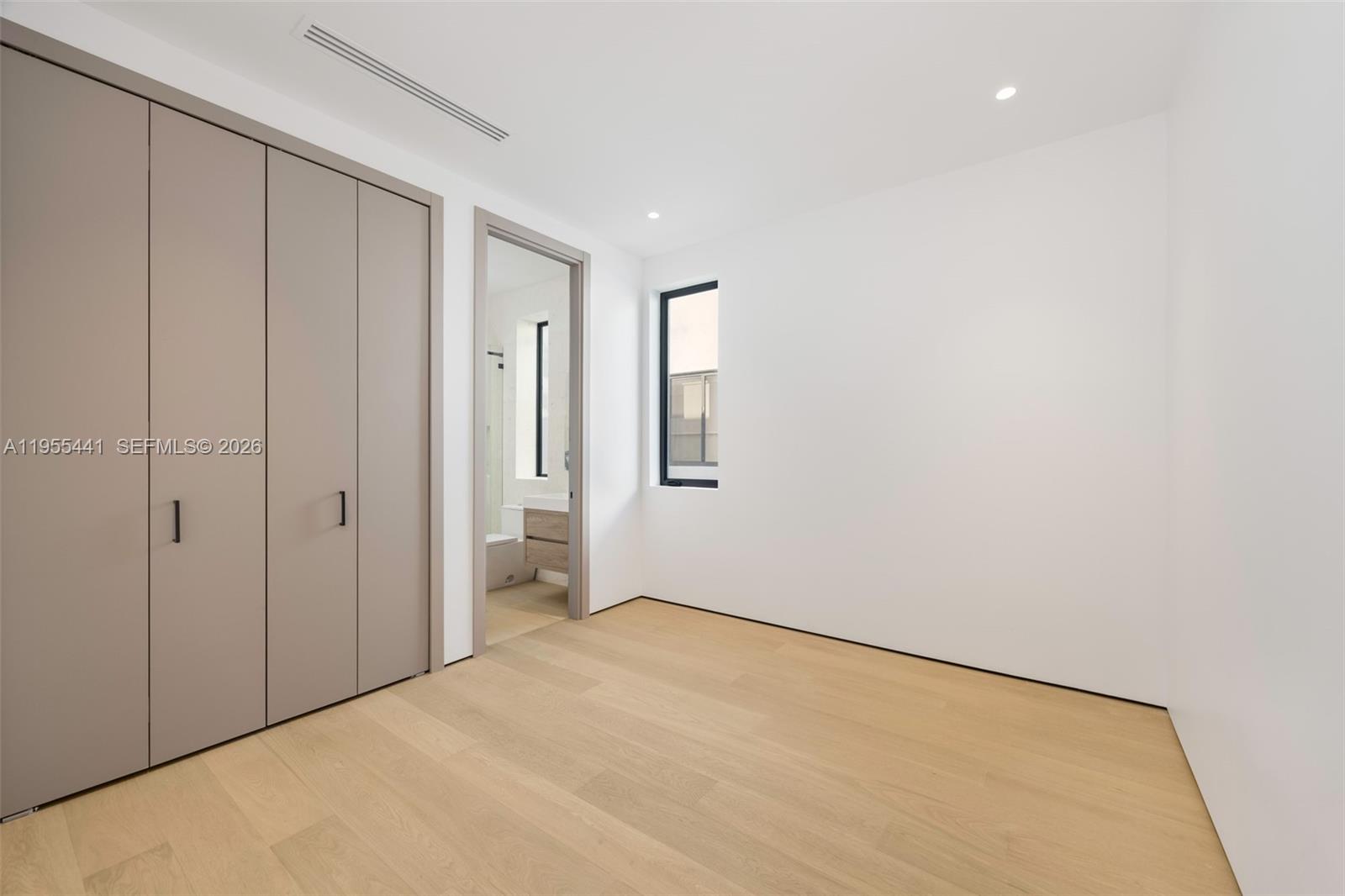 3144 Elizabeth St Coconut Grove, FL 33133