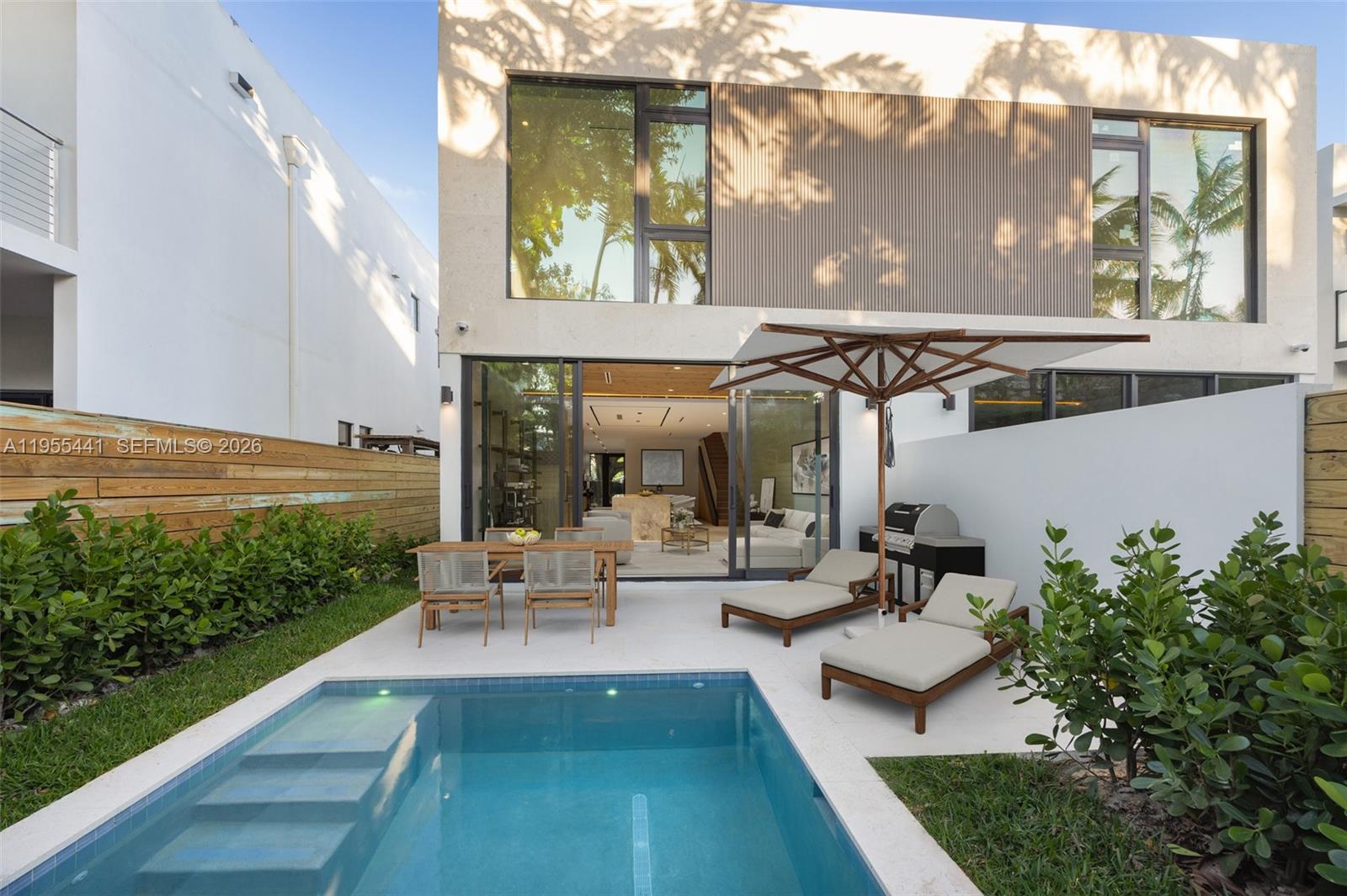 3144 Elizabeth St Coconut Grove, FL 33133