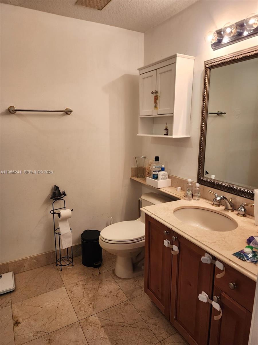322 Madeira Ave #104 Coral Gables, FL 33134
