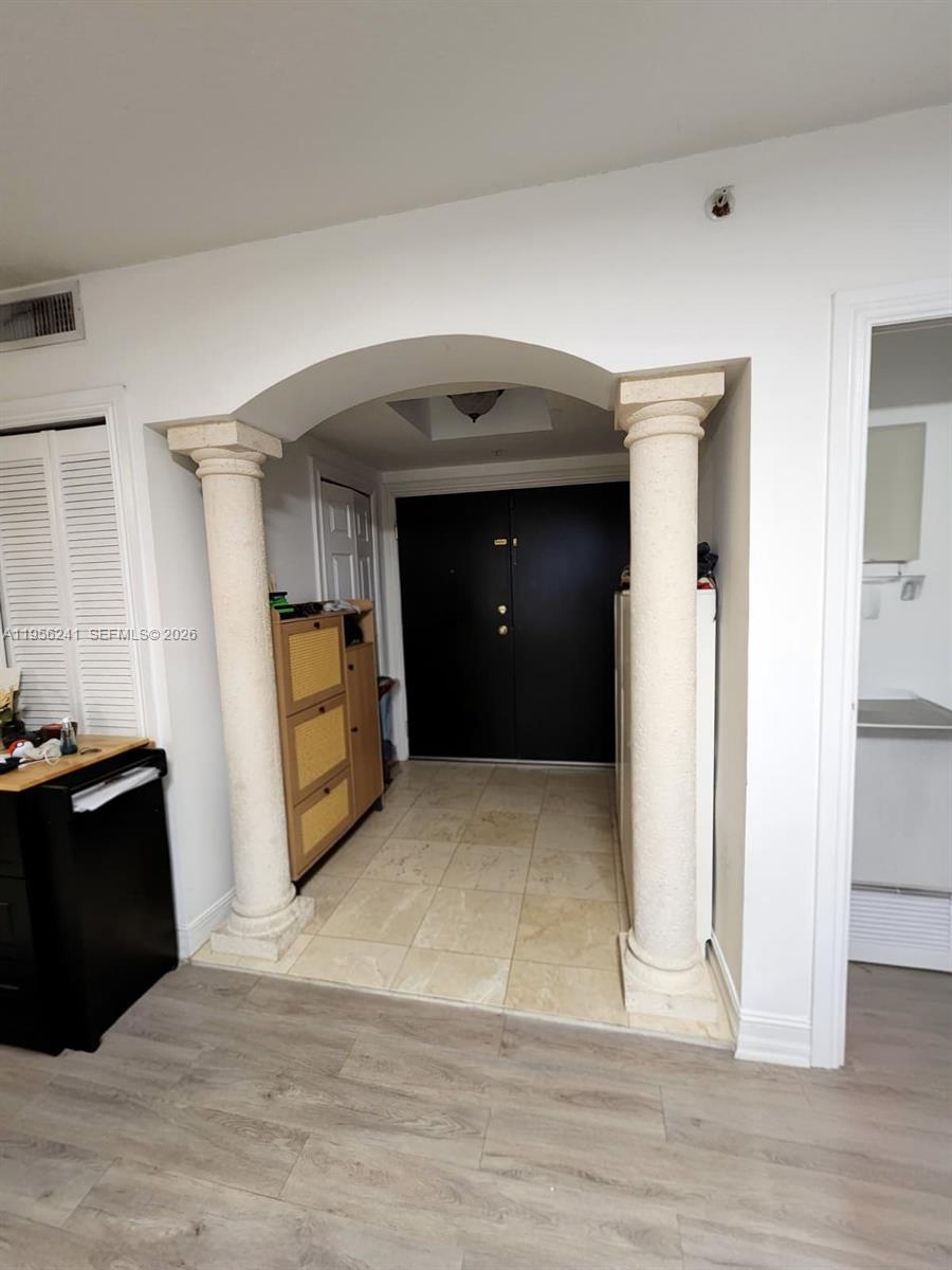 322 Madeira Ave #104 Coral Gables, FL 33134