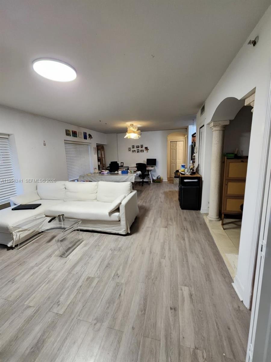 322 Madeira Ave #104 Coral Gables, FL 33134