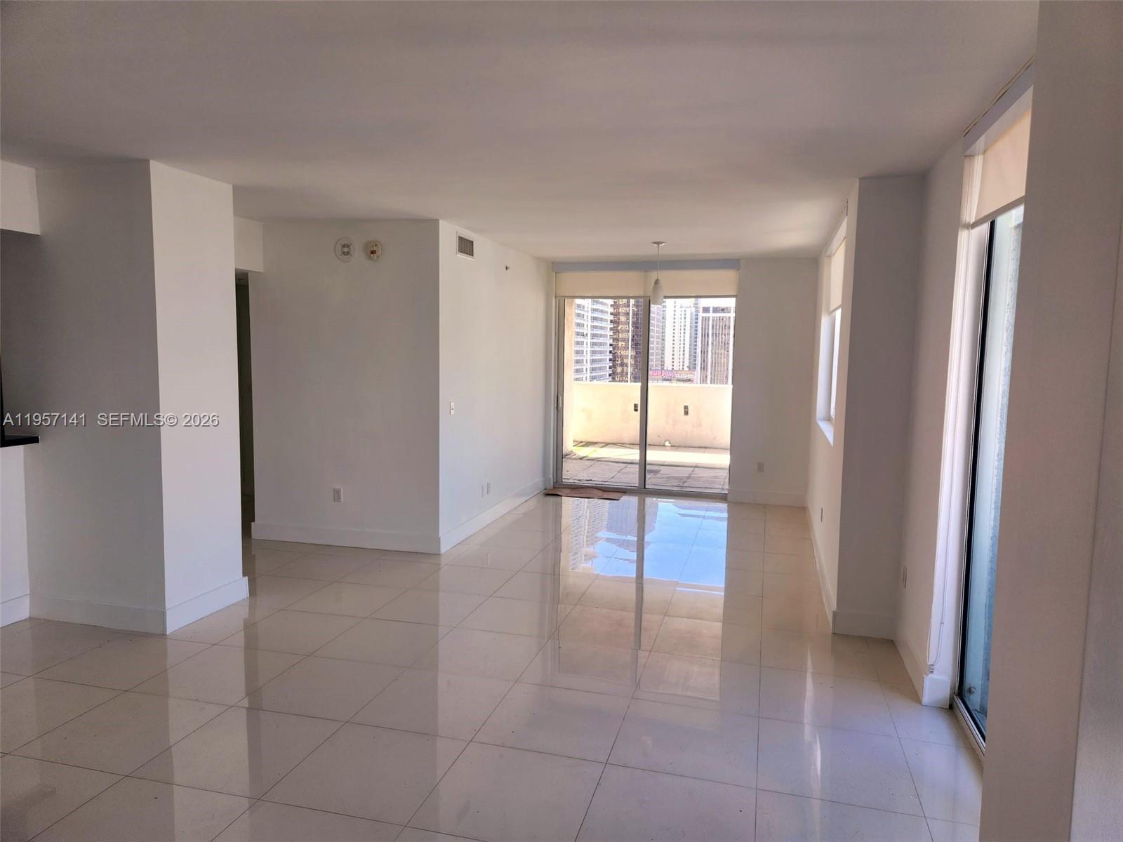 image Vizcayne North2