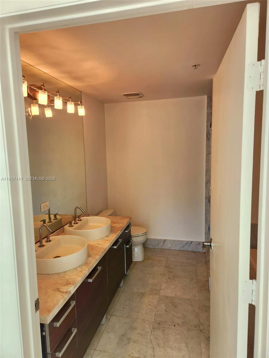 image Vizcayne North6