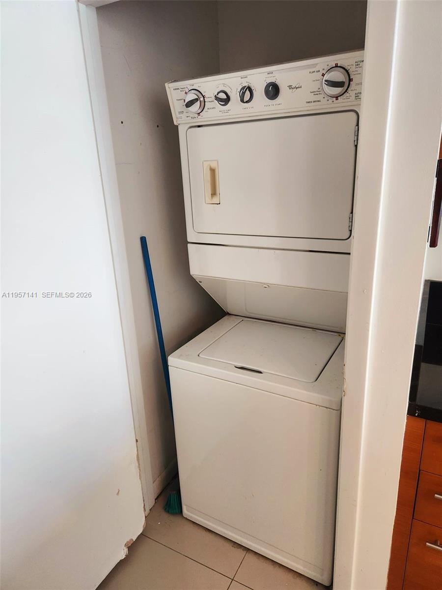 image Vizcayne North8