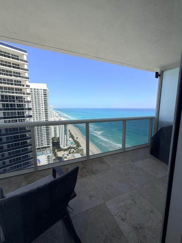 image Beach Club 232