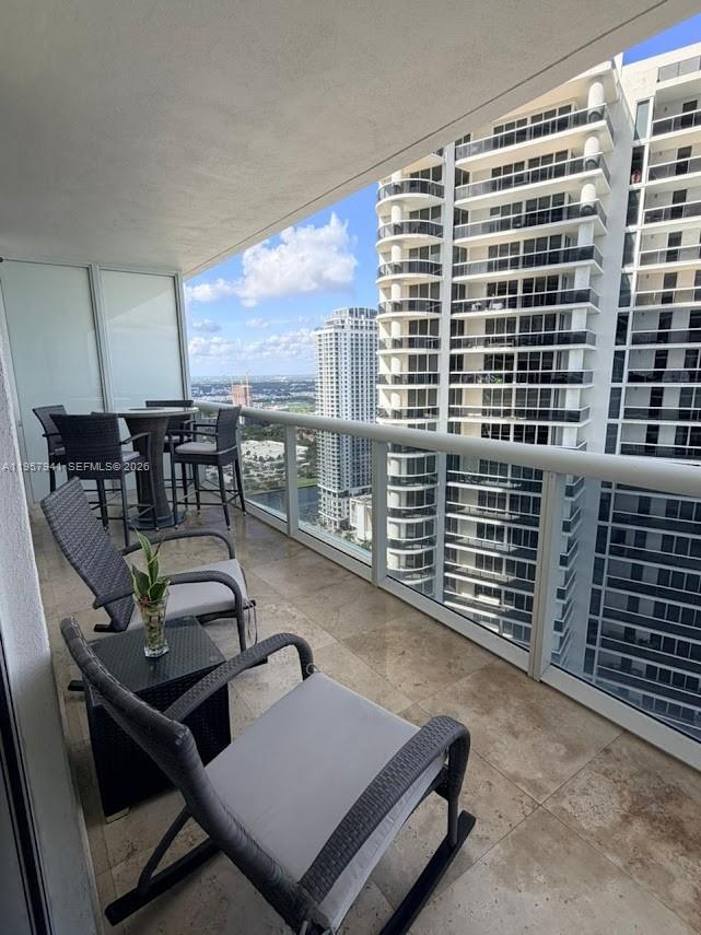 image Beach Club 235