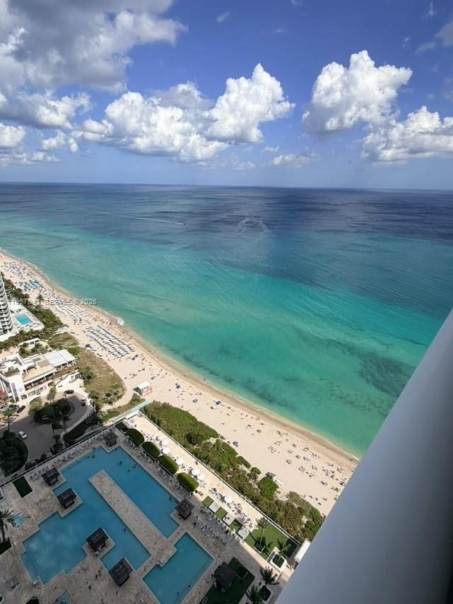 image Beach Club 240