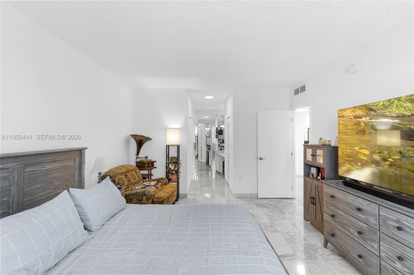 1950 S Ocean Dr #5F Hallandale Beach, FL 33009