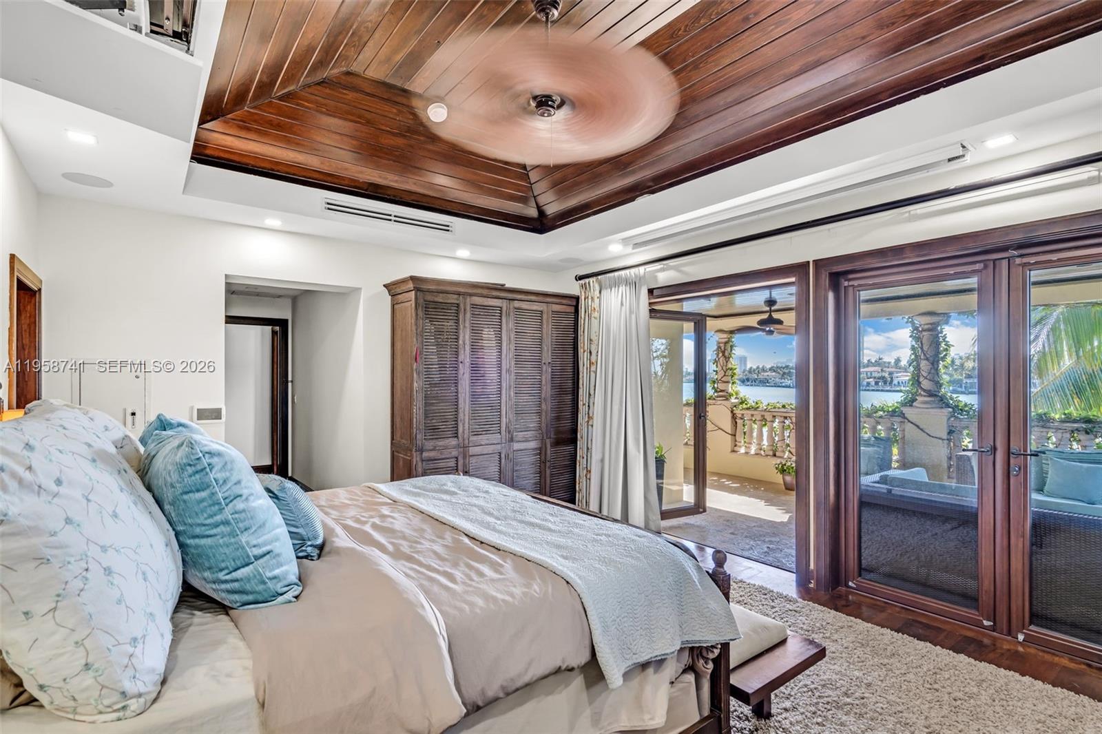 1398 Bay Dr Miami Beach, FL 33141