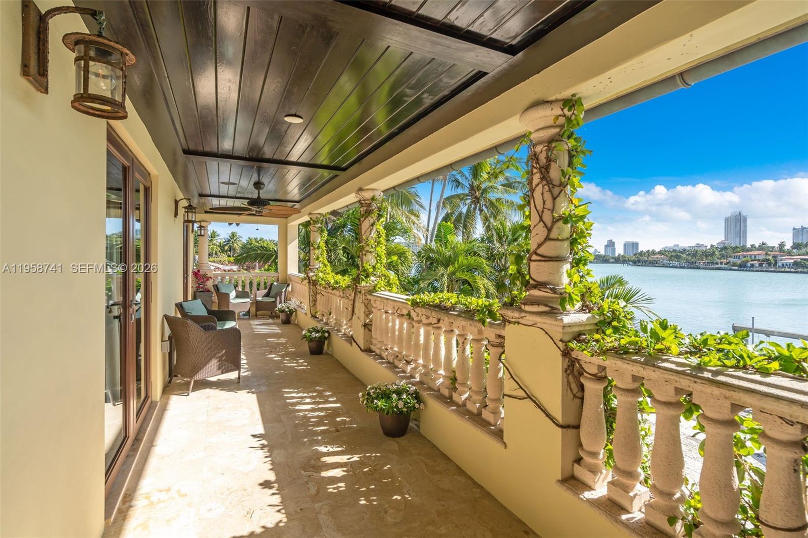 1398 Bay Dr Miami Beach, FL 33141