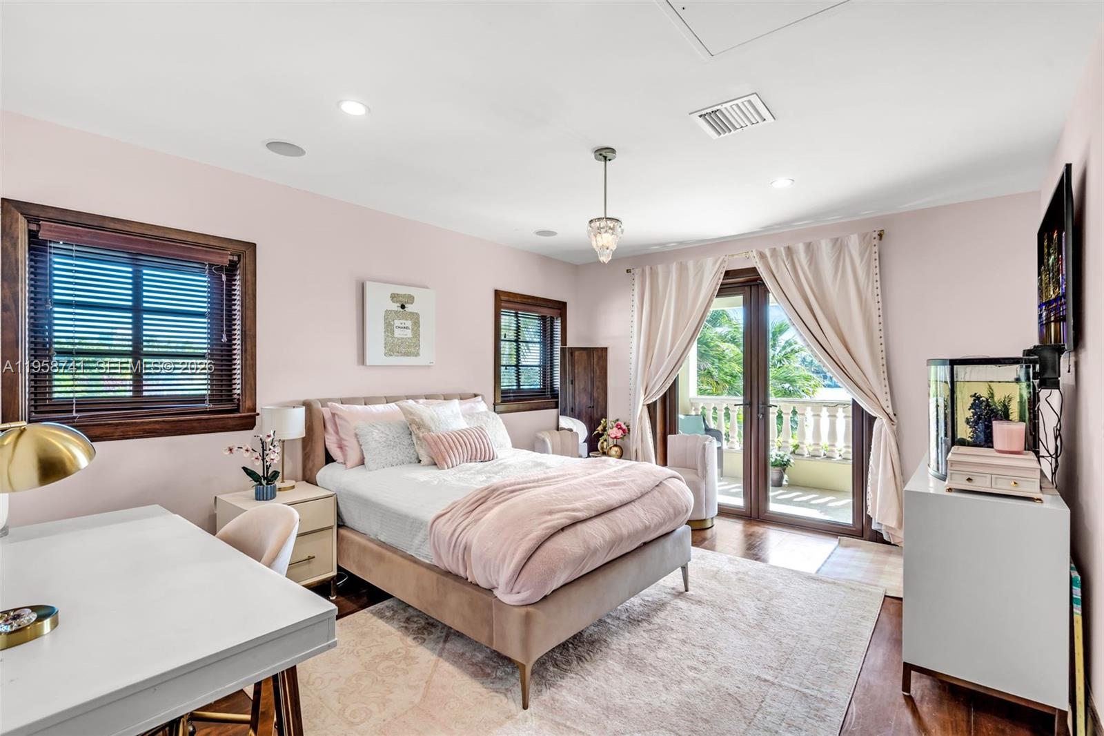 1398 Bay Dr Miami Beach, FL 33141