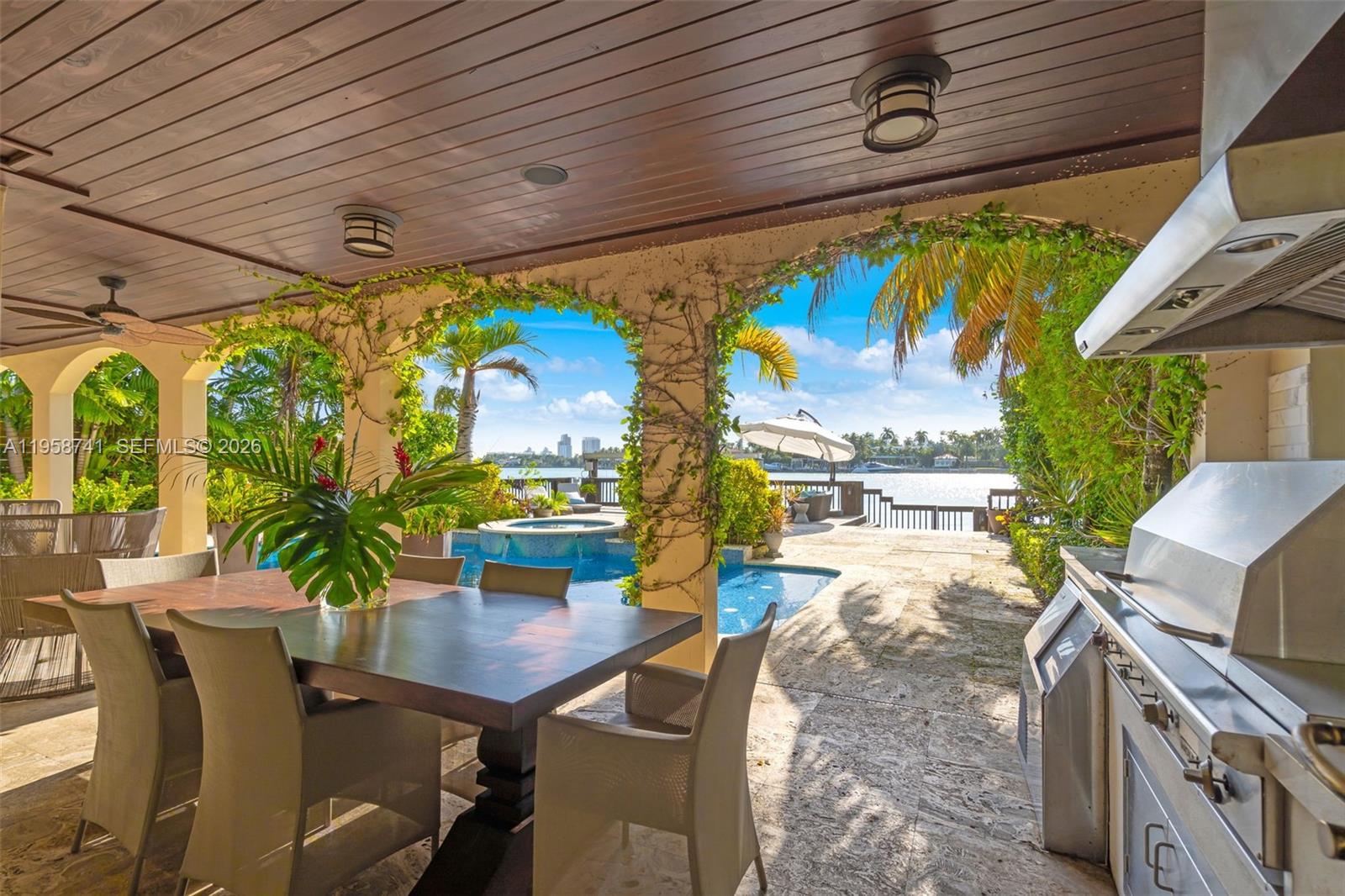 1398 Bay Dr Miami Beach, FL 33141