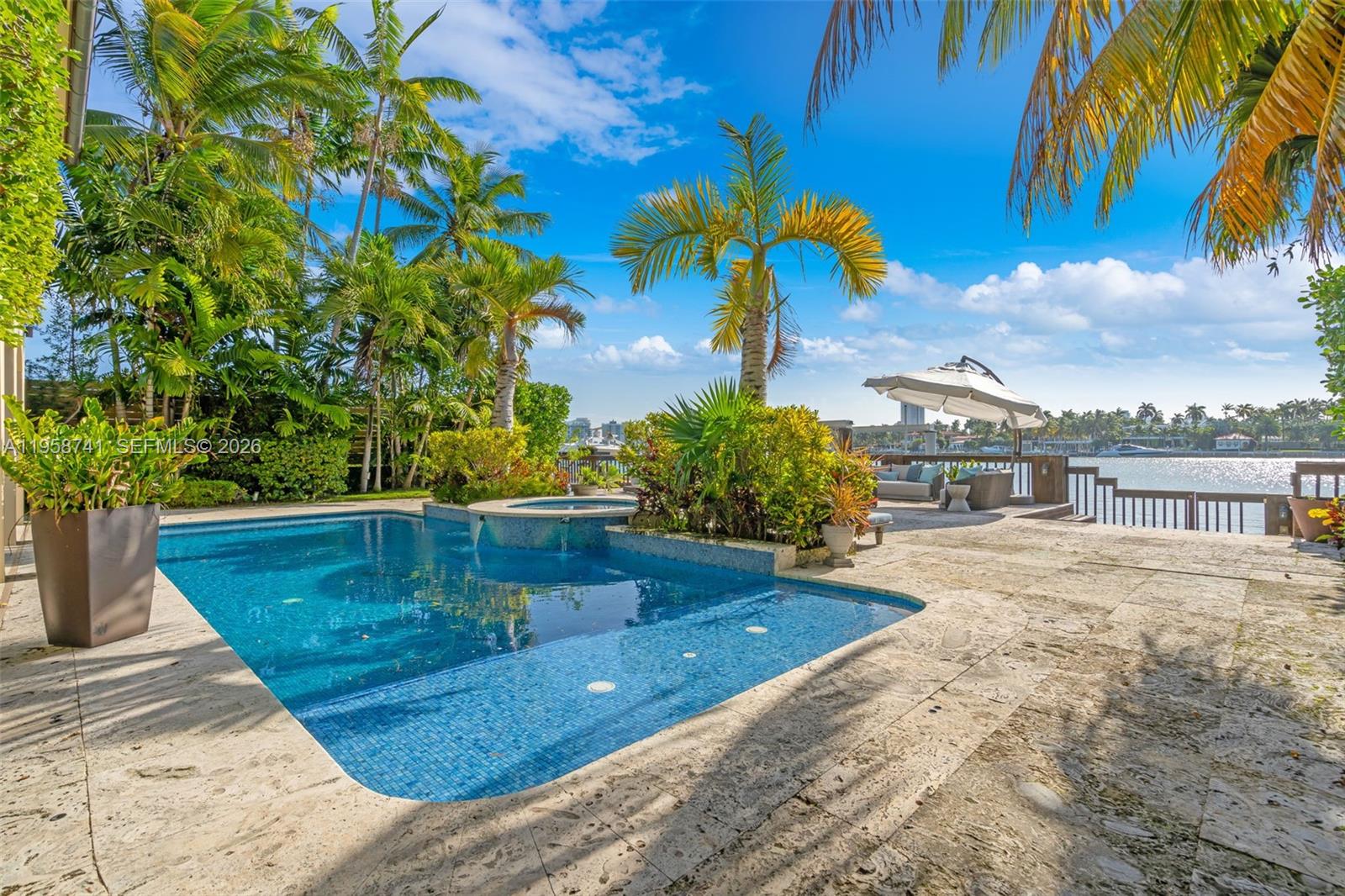 1398 Bay Dr Miami Beach, FL 33141