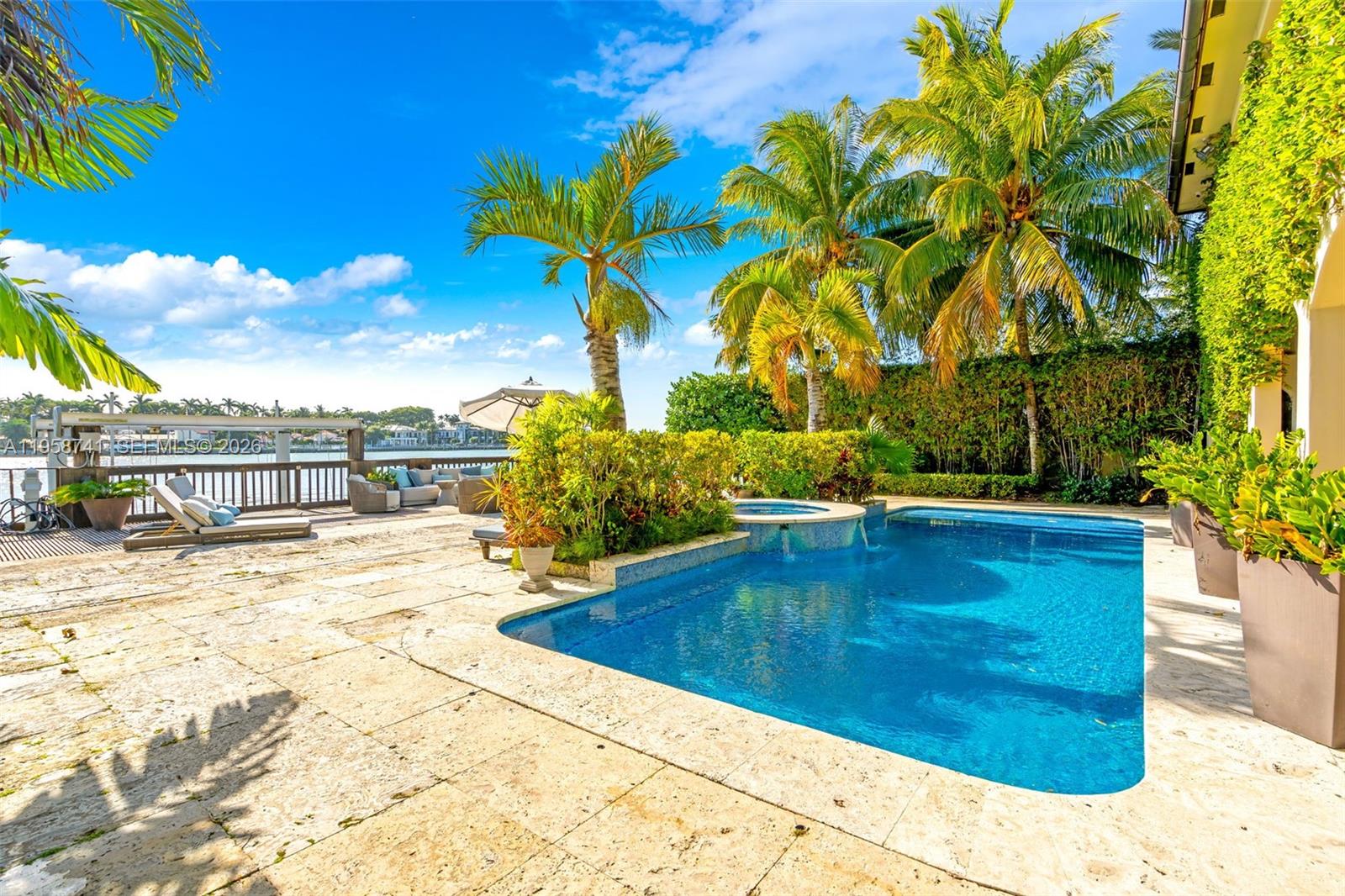 1398 Bay Dr Miami Beach, FL 33141