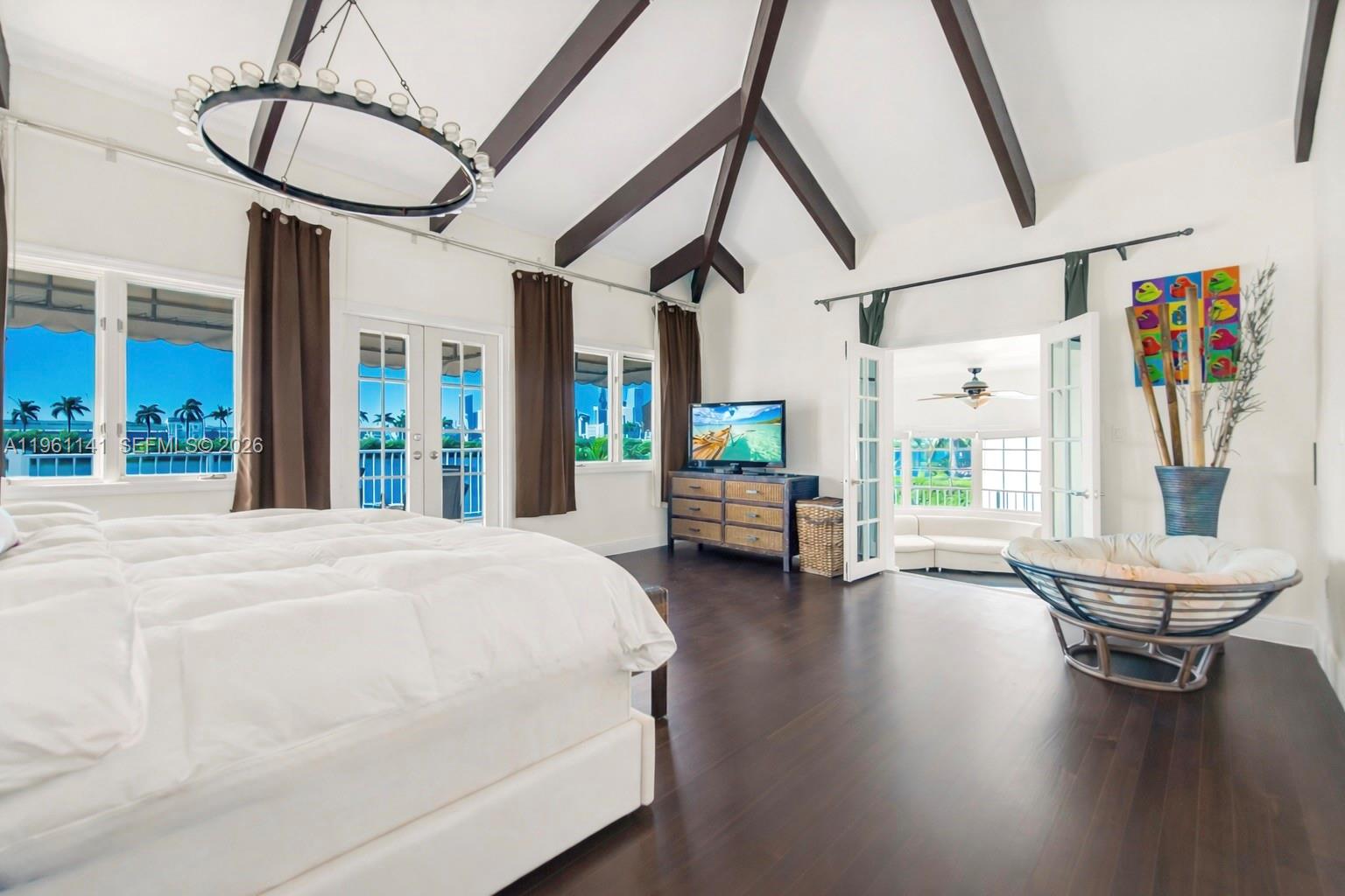 224 S Coconut Ln Miami Beach, FL 33139